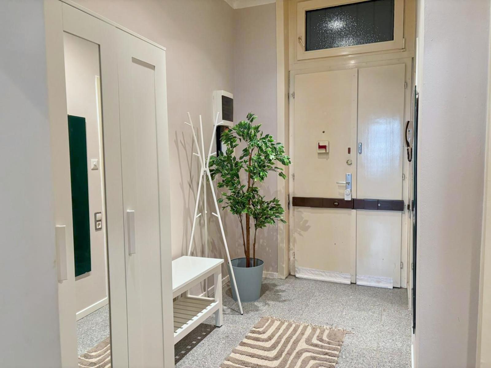 Spacious And Near Metro I Close To Parks I Akh Apartment Vienna Exterior photo